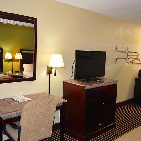 Econo Lodge Lake Charles University Area Room photo