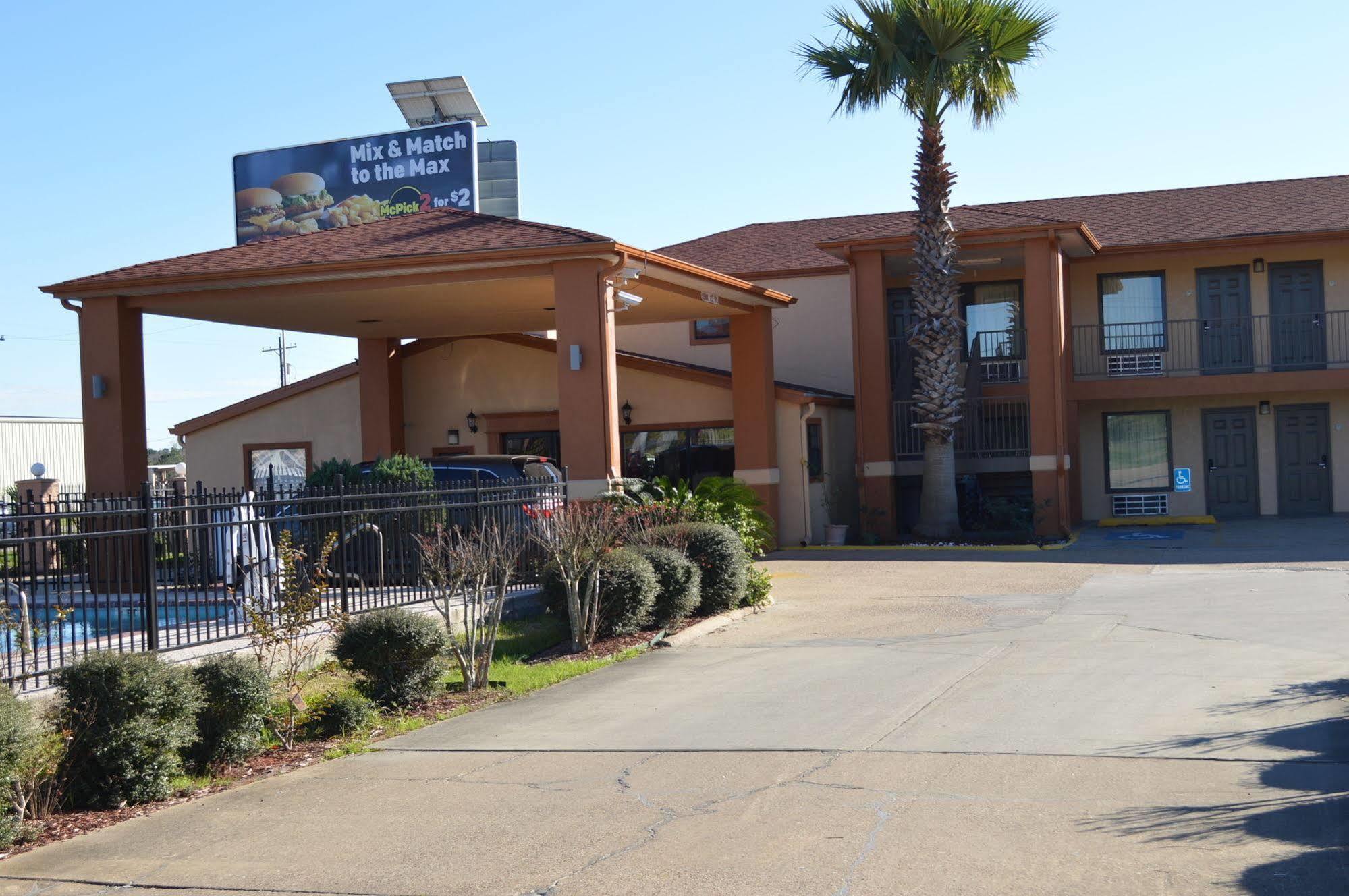 Econo Lodge Lake Charles University Area Exterior photo