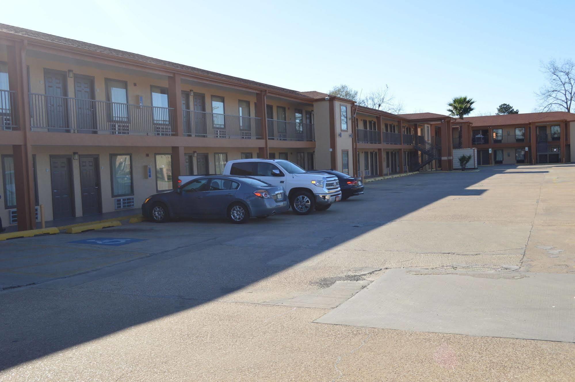 Econo Lodge Lake Charles University Area Exterior photo